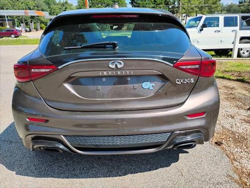 2017 INFINITI QX30 Sport