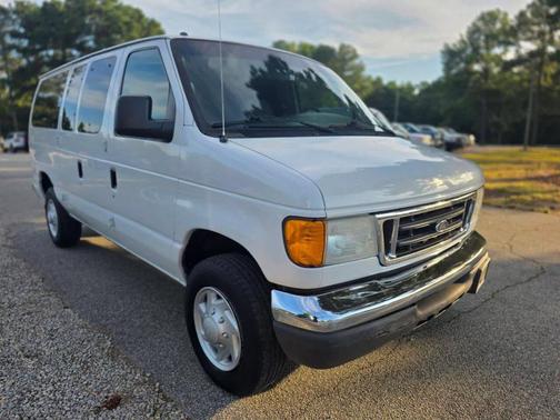 2006 Ford E350 Super Duty XL Wagon