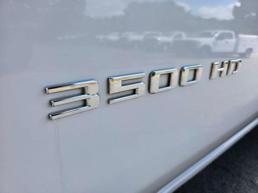 Summit White 2022 Chevrolet Silverado 3500 WT