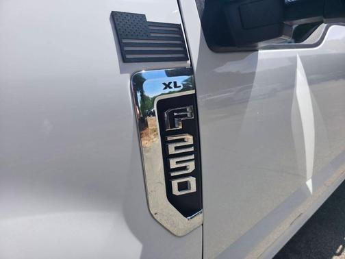 Oxford White 2022 Ford F-250 XL