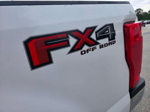 Oxford White 2022 Ford F-250 XL