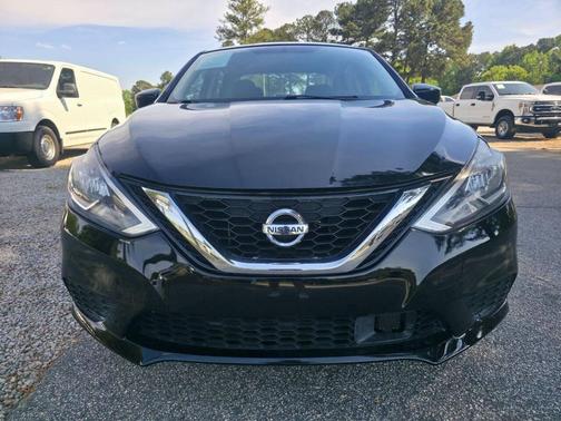 Super Black 2018 Nissan Sentra SV