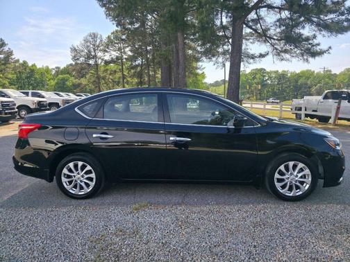 Super Black 2018 Nissan Sentra SV