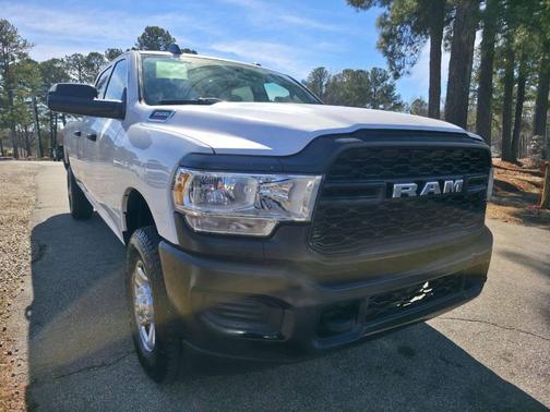 2022 RAM 3500 Tradesman Crew Cab 4x4 8' Box