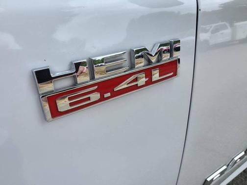 Bright White Clearcoat 2021 RAM 2500 Tradesman Crew Cab 4x4 8' Box