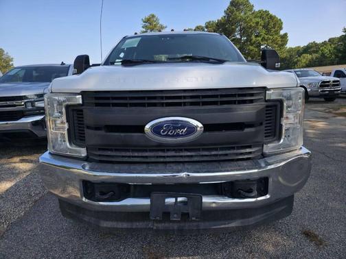 Oxford White 2017 Ford F-350 XL