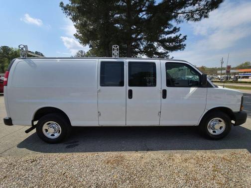 Summit White 2015 Chevrolet Express 2500 Work Van