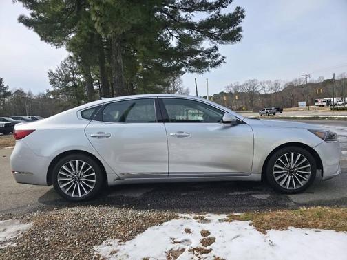 2017 Kia Cadenza Premium