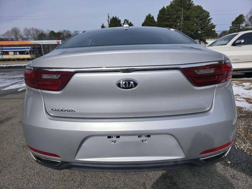 2017 Kia Cadenza Premium