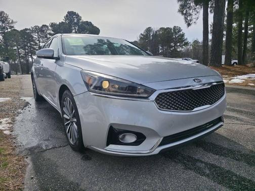 2017 Kia Cadenza Premium