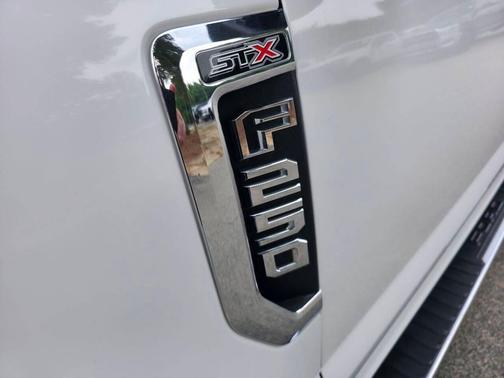 Oxford White 2022 Ford F-250 XL