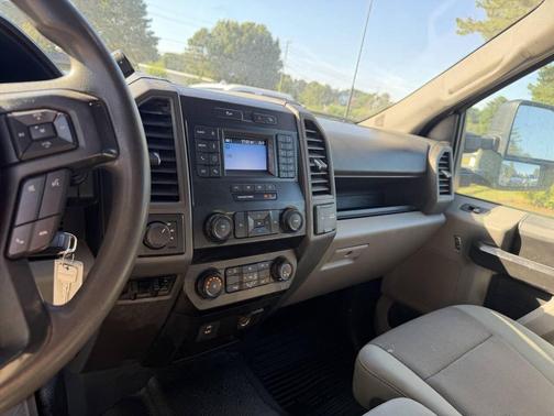 Oxford White 2022 Ford F-250 XL
