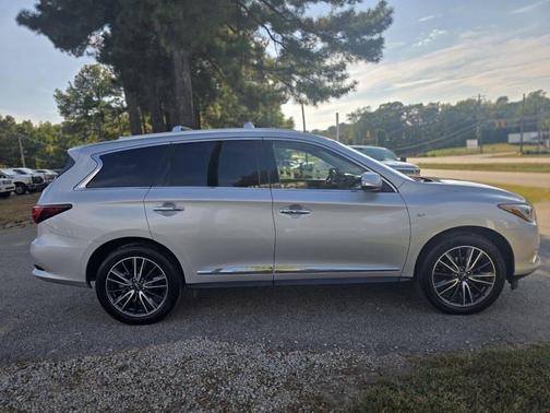 2017 INFINITI QX60 Base