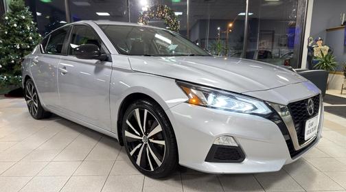 2022 Nissan Altima SR FWD