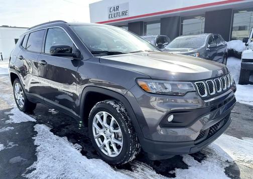 2023 Jeep Compass Latitude Lux
