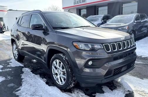 2023 Jeep Compass Latitude Lux