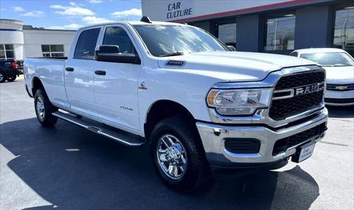 2022 RAM 3500 Tradesman Crew Cab 4x4 8' Box