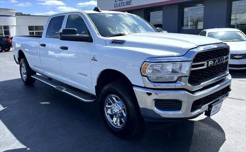 2022 RAM 3500 Tradesman Crew Cab 4x4 8' Box
