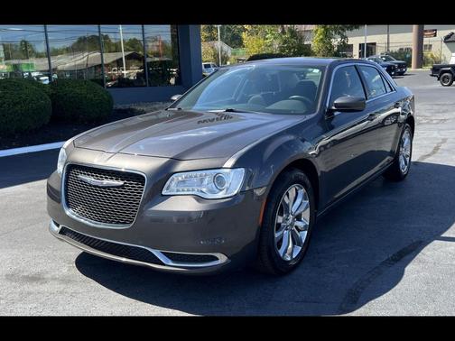 2020 Chrysler 300 Touring