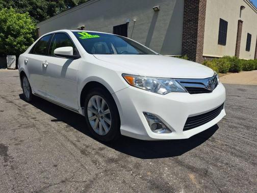 Super White 2012 Toyota Camry XLE