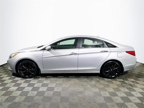 2011 Hyundai SONATA SE