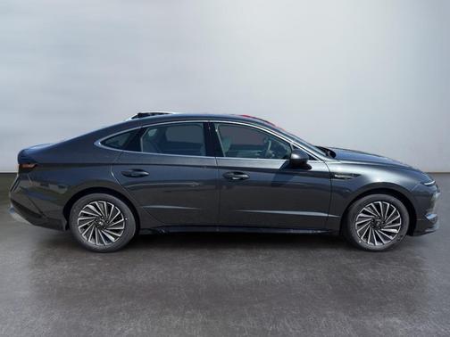 2025 Hyundai SONATA Hybrid SE