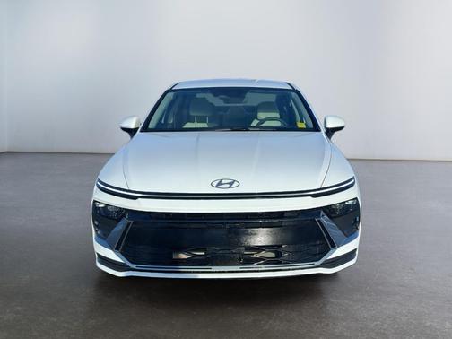2026 Hyundai SONATA Hybrid Base