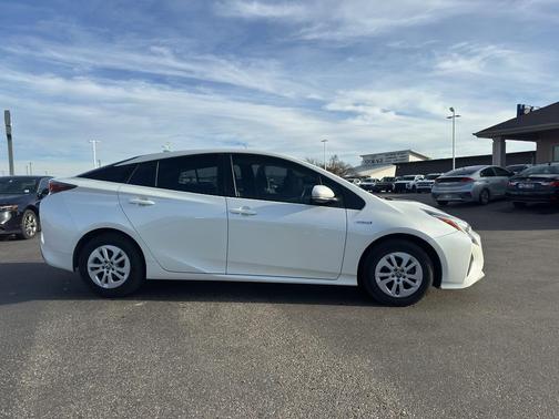 2016 Toyota Prius Two