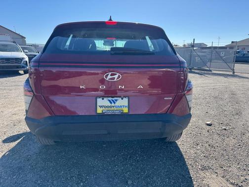 2025 Hyundai KONA SE