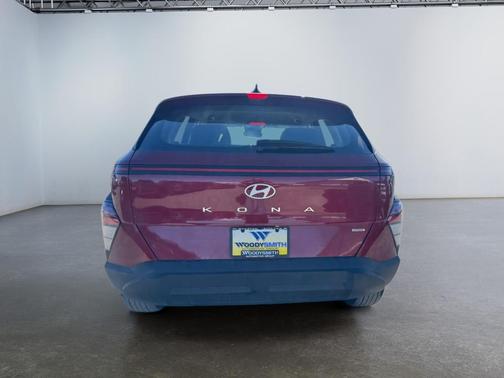 2025 Hyundai KONA SE