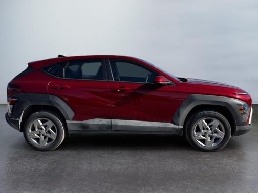 2025 Hyundai KONA SE