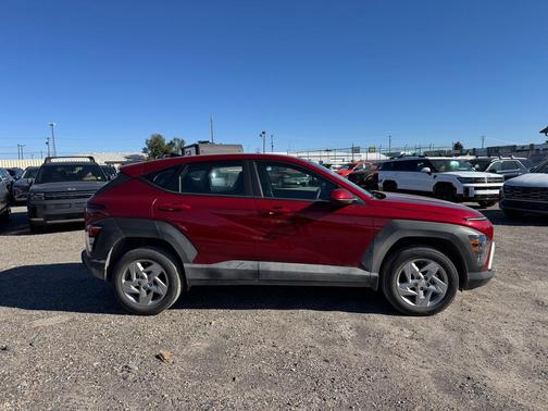 2025 Hyundai KONA SE