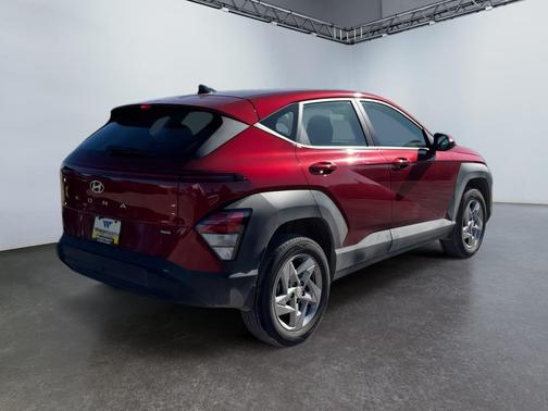 2025 Hyundai KONA SE