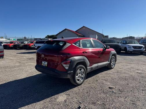 2025 Hyundai KONA SE