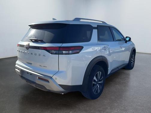 2024 Nissan Pathfinder SL 4WD