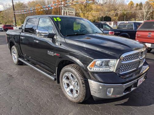 Black Clear Coat/Bright Silver Metallic Clear Coat 2015 RAM 1500 Laramie
