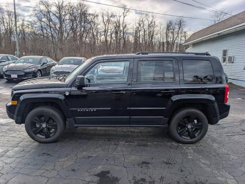 Black Clear Coat 2017 Jeep Patriot Latitude