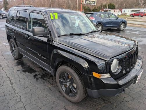 Black Clear Coat 2017 Jeep Patriot Latitude