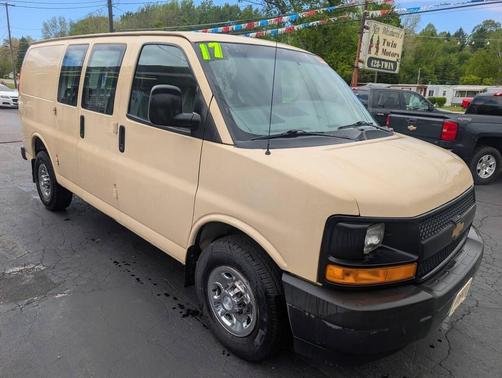 Doeskin Tan 2017 Chevrolet Express 2500 LT