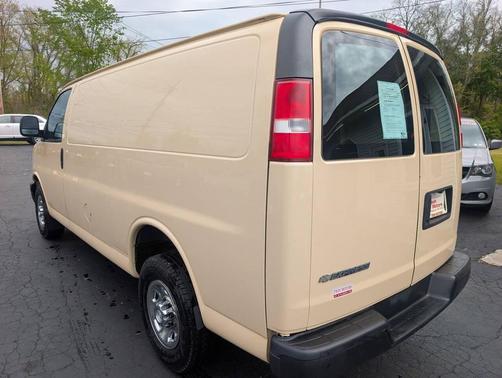 Doeskin Tan 2017 Chevrolet Express 2500 LT