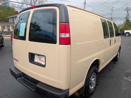 Doeskin Tan 2017 Chevrolet Express 2500 LT