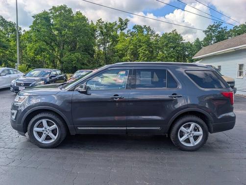 Ruby Red Metallic Tinted Clearcoat 2017 Ford Explorer XLT