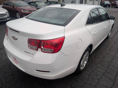Summit White 2016 Chevrolet Malibu Limited LS