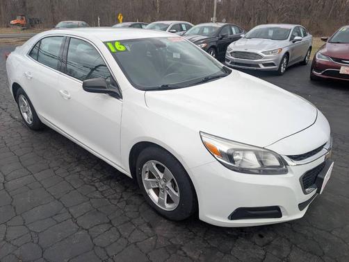 Summit White 2016 Chevrolet Malibu Limited LS