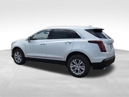 Crystal White Tricoat 2026 Cadillac XT5 Luxury