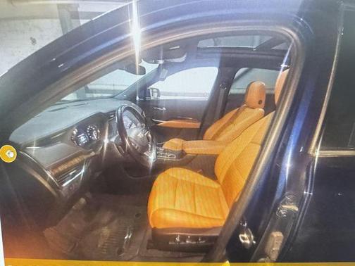 2022 Cadillac XT4 Premium Luxury