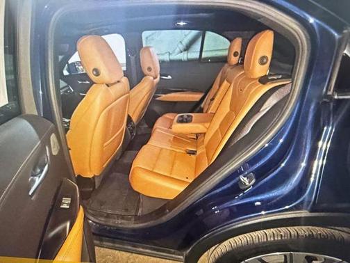 2022 Cadillac XT4 Premium Luxury