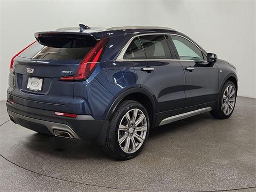 2022 Cadillac XT4 Premium Luxury