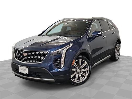 2022 Cadillac XT4 Premium Luxury