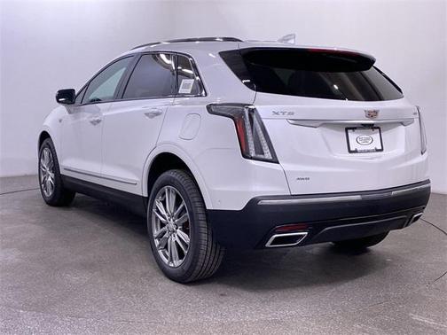 2025 Cadillac XT5 Sport